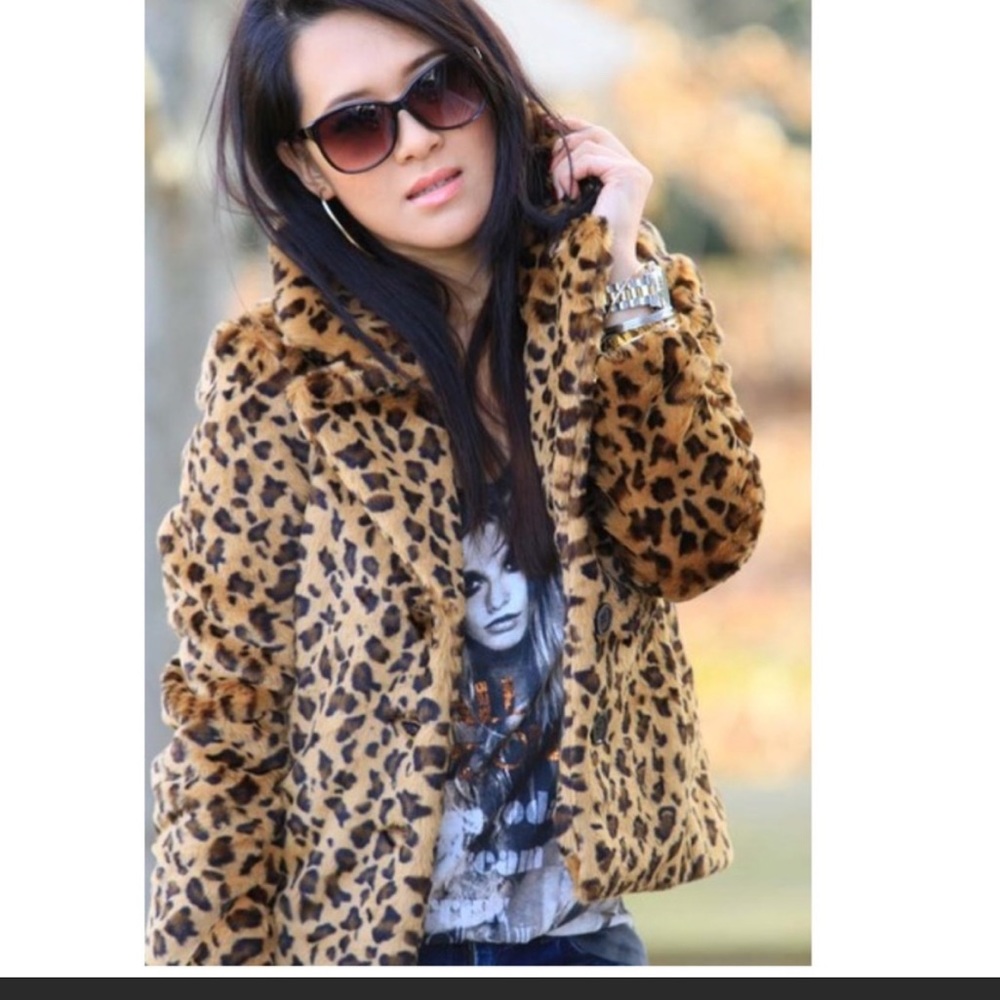 Banana Republic Faux Fur Snow Leopard Jackets size M